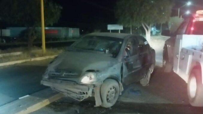Policías Viales de Aguascalientes atendieron el reporte de un choque registrado en Avenida Siglo XXI