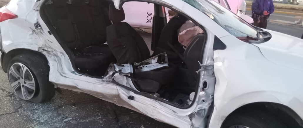 Policías Viales de Aguascalientes atendieron el reporte de accidente que se registró en las primeras horas de este domingo que dejó como saldo una persona fallecida y dos más lesionadas