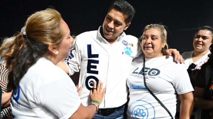 Vecinos de Casa Sólida y de la Emiliano Zapata se suman a la campaña de Leo Montañez