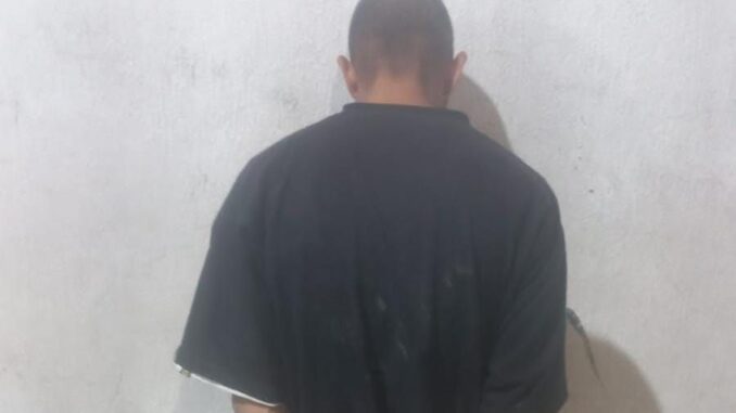 Policías Municipales de Aguascalientes detienen a una persona en la colonia Bulevares, por la portación de un arma blanca