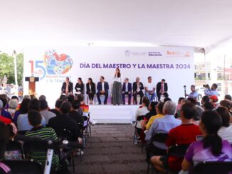 Destaca Gobernadora Tere Jiménez importante labor del Magisterio; reconoce trayectoria de Docentes