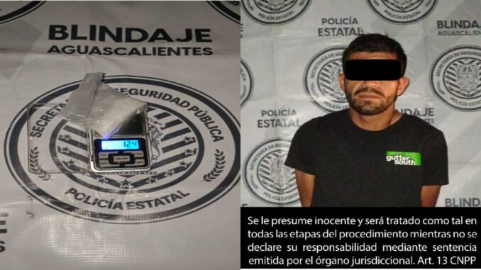 Persona detenida por posesión de narcóticos.