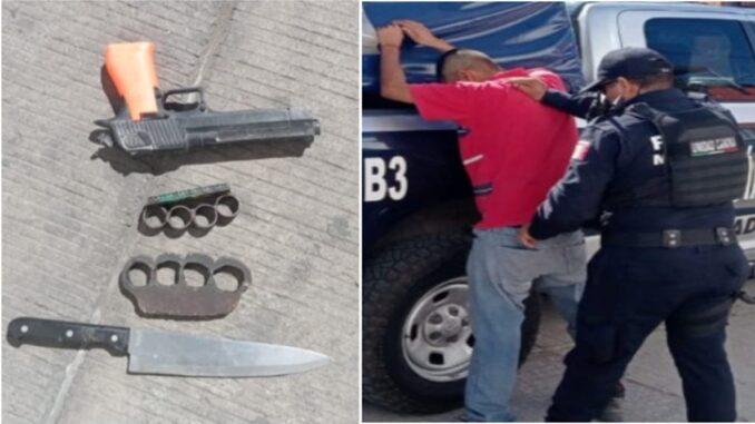 Policías Municipales de Aguascalientes detienen a sujeto en poder de un cuchillo, dos manoplas de metal y una pistola réplica de plástico