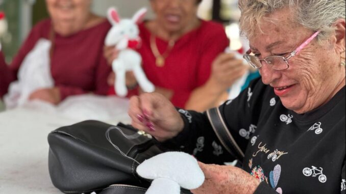 Invita Línea Verde a grupos de la tercera edad a unirse a las actividades de participación ciudadana