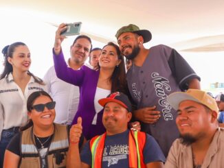 Reconoce Gobernadora Tere Jiménez a trabajadores de la construcción en el Día de la Santa Cruz