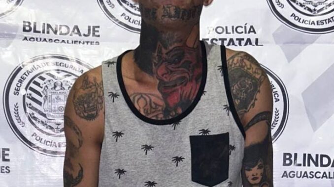 Persona detenida por contar con orden de aprehensión