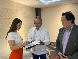 Lo nuevo es cuidar el Medio Ambiente: Karla Espinoza firma compromiso con la REMAC