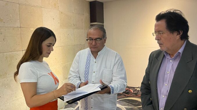Lo nuevo es cuidar el Medio Ambiente: Karla Espinoza firma compromiso con la REMAC