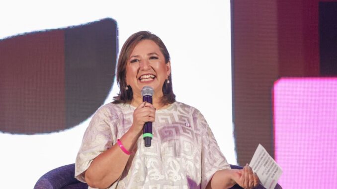 Pide Xóchitl Gálvez recuperar espíritu educativo del magisterio