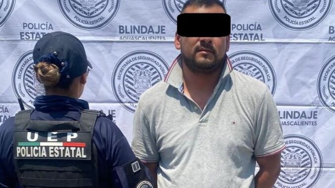 Persona detenida por contar con una orden de aprehensión