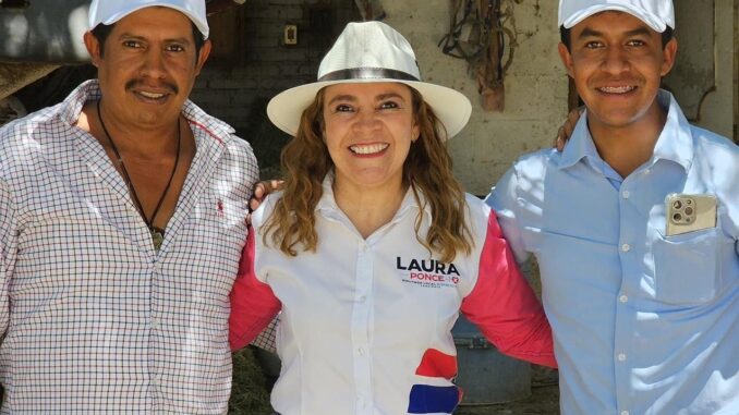 Laura Ponce se compromete a mejorar el transporte público en Jesús María y San Francisco de los Romo