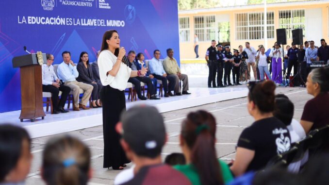 La educación es la llave del Mundo: Tere Jiménez