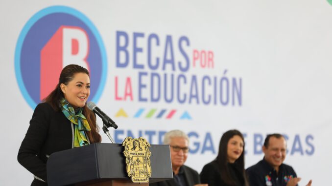 Destina Gobernadora Tere Jiménez más de 31 millones de pesos para Becas Educativas