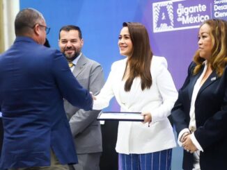 Gobernadora Tere Jiménez entrega Certificados de Mejora Productiva a trabajadores de Aguascalientes