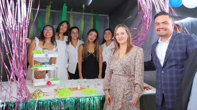 Más de 200 estudiantes del bachillerato oriente de la UAA participan en la 11ª Feria de Emprendedores