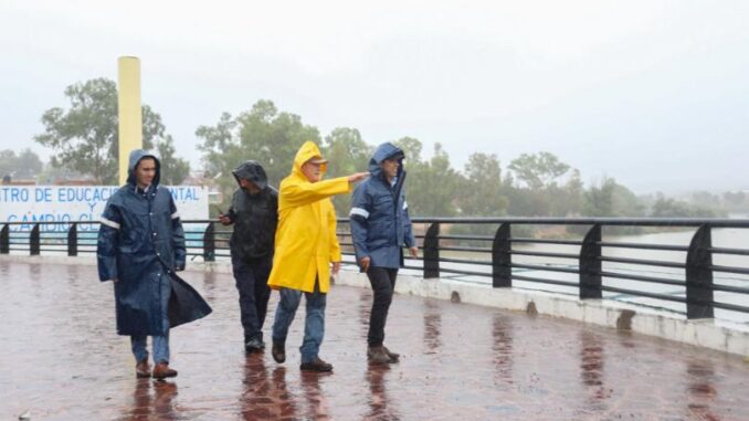 Leo Montañez permanece atento y cercano a la ciudadanía ante las primeras lluvias