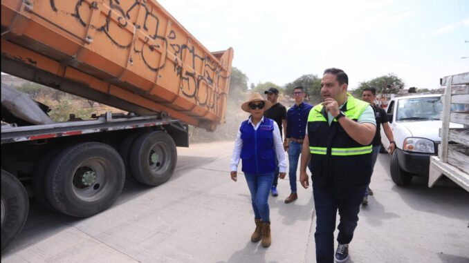 Encabeza Alcalde José Juan Sánchez Barba mega operativo de limpieza en Bajío de las Palmas