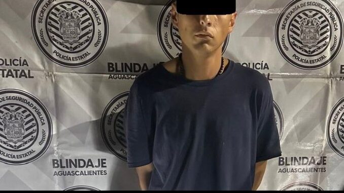 Persona detenida por contar con orden de aprehensión