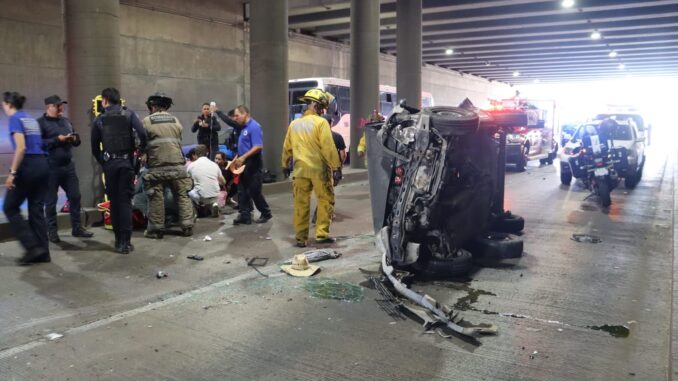 Choque que se registró sobre Av. Aguascalientes a la altura de Av. Tecnológico arrojó como saldo tres personas lesionadas