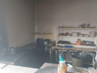 Se atiende reporte de incendio en negocio