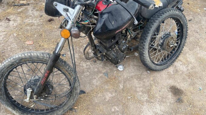 Aseguran una motocicleta con alteraciones en su número de serie