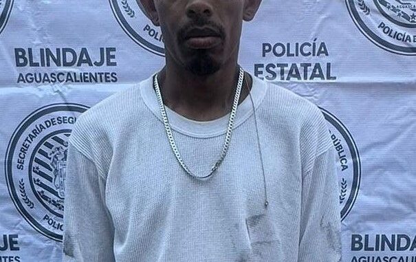 Persona detenida por portación de machete