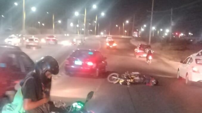 Policías Viales de Aguascalientes atendieron el reporte de accidente que se registró sobre Avenida Aguascalientes a la altura de Boulevard Guadalupano