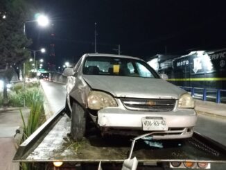 Policías Viales de Aguascalientes atienden el reporte de accidente que se registró sobre Avenida Siglo XXI