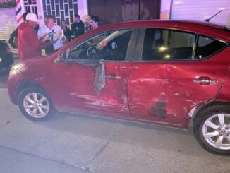 Choque lateral en el que participó un tracto fue intervenido por uniformados de la Policía Vial de Aguascalientes