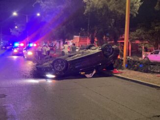 Policías Viales de Aguascalientes atendieron el reporte de accidente volcadura que se registró sobre la Avenida Gabriela Mistral