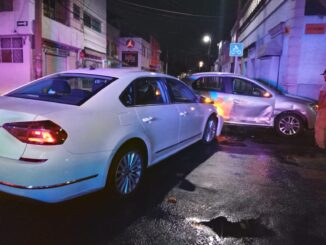 Policías Viales de Aguascalientes atienden reporte de accidente que se registró en calles céntricas de la Ciudad