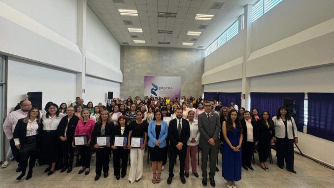 Apoyan e impulsan el Emprendimiento de Mujeres usuarias del Centro de Justicia