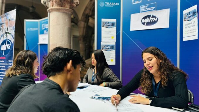 Empleos con sueldos de hasta 30 mil pesos en el "Jueves de Bolsa de Trabajo"