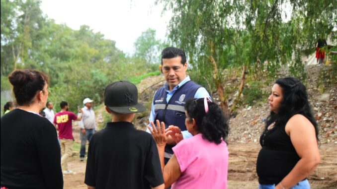 Supervisa Leo Montañez trabajos de rehabilitación de colector pluvial en la Vicente Guerrero