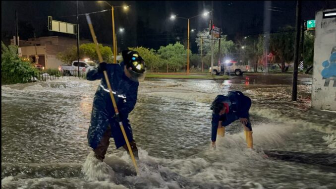 Supervisa Leo Montañez zonas afectadas por la intensa lluvia