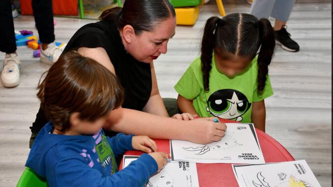 Acerca IEE la cultura democrática a infancias y adolescencias en cursos de verano