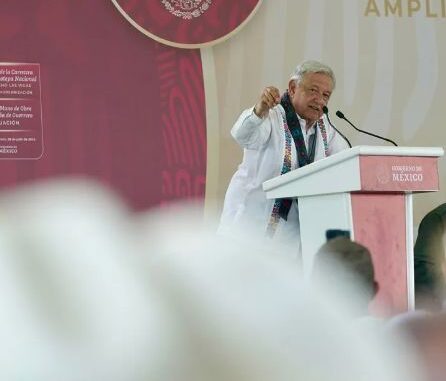 Se compromete AMLO a "hablarles con la verdad" a los padres de los 43 normalistas desaparecidos