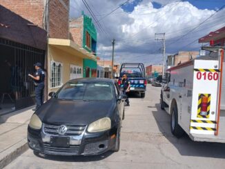 Atienden reporte de flamazo con personas lesionadas