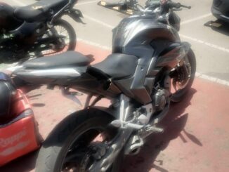 Aseguran motocicleta con permiso apócrifo