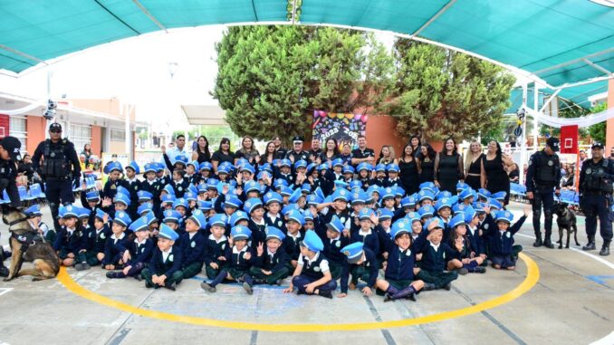 Encabeza el Secretario de Seguridad Pública, Antonio Martínez Romo, Ceremonia de término de Ciclo Escolar en el Jardín de Niños "María Guadalupe Rosales Jiménez'