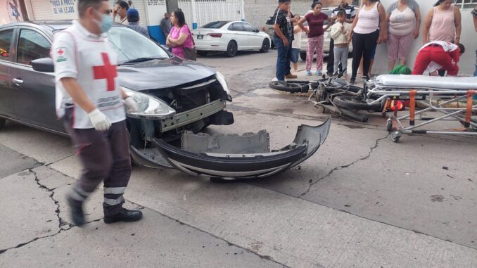 Policías Viales de Aguascalientes atienden reporte de accidente que se registró en calles de la colonia España