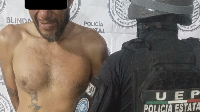 Policías Estatales detienen a una persona por portación de arma blanca