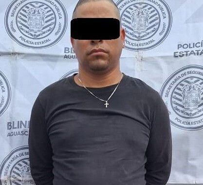 Detenida una persona por posesión de droga y armas blancas