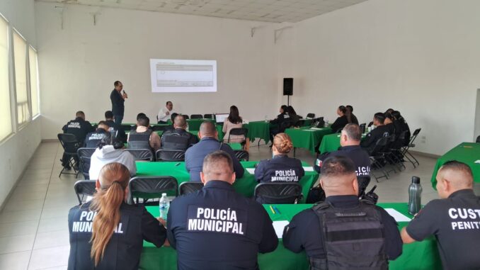 Capacitan a personal del Seguridad Pública de Pabellón de Arteaga