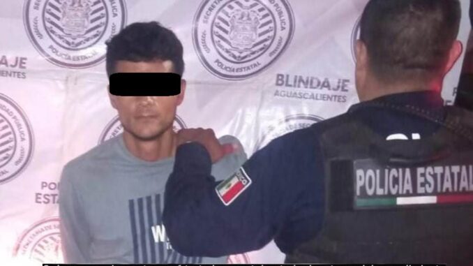 En posesión de tres envoltorios con droga fue detenido