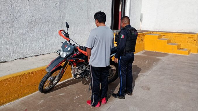 Aseguran una motocicleta robada