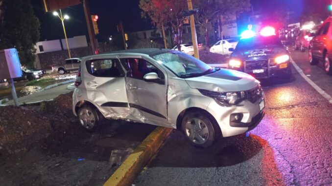 Policías Viales de Aguascalientes atienden reporte de accidente contra el tren que se registró sobre las vías del ferrocarril a la altura de la colonia Los Arcos