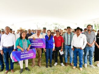 Gobernadora Tere Jiménez entregó apoyos a productores del campo