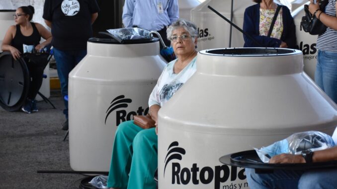 Familias de Aguascalientes mejoran su calidad de vida; reciben calentadores solares, tinacos, cisternas y bombas de agua