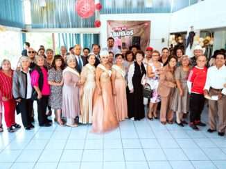 Festeja Bernardino Flores Valles el Día del Abuelo con convivio de personas Adultas Mayores de Club INAPAM de de Pabellón de Arteaga